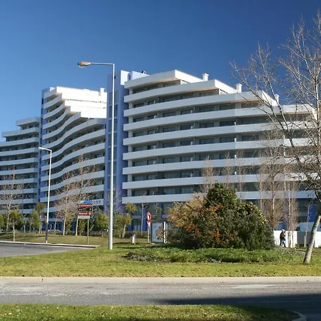 With One Bedroom In Portimao, With Wonderful Sea View, Pool Appartement Portimão